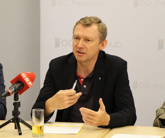 Dr. Slawomir Dadas